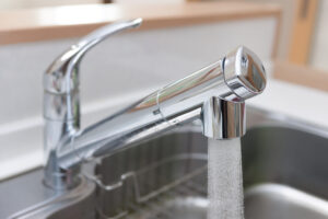 【水のプロが解説】蛇口が閉まらない！水が止まらないときの対処方法
