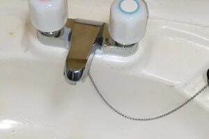 兵庫県明石市に洗面蛇口水漏れ修理でお伺いしました。