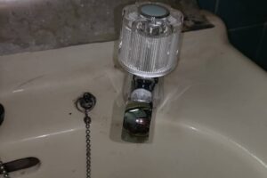 兵庫県明石市にて洗面蛇口の水漏れでお伺い致しました。