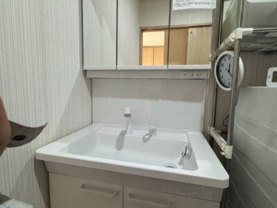 兵庫県神戸市中央区宮本通りにて洗面台の交換へ伺いました