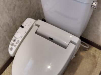 兵庫県尼崎市にトイレ水漏れ修理でお伺いしました。