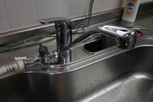 兵庫県尼崎市にて台所蛇口の水漏れでお伺いさせて頂きました。