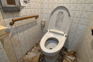 兵庫県加西市別所町にトイレ交換で伺いました。