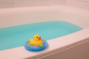 お風呂のニオイが気になる！原因と対処法を解説