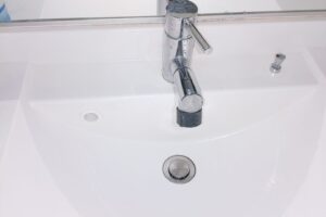 兵庫県尼崎市に洗面蛇口水漏れでお伺いさせていただきました。