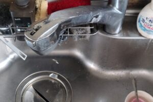 兵庫県尼崎市に台所水漏れでお伺いさせていただきました。