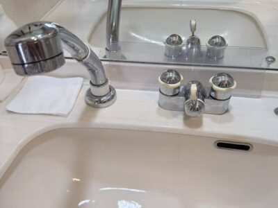 兵庫県宝塚市高松町に洗面蛇口の交換で伺いました。