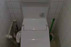 兵庫県宝塚市にトイレ交換でお伺いしました。