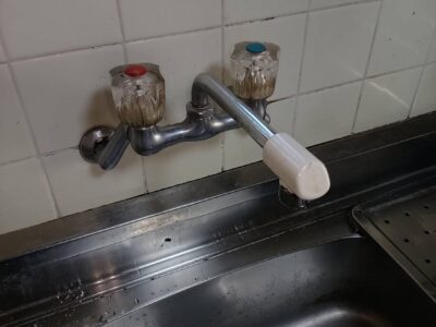 兵庫県尼崎市へ台所蛇口水漏れでお伺い致しました。