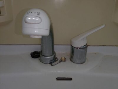 兵庫県明石市へ洗面蛇口の水漏れでお伺い致しました。