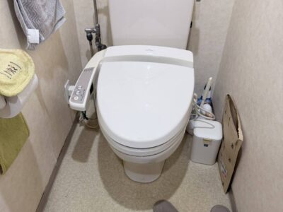 兵庫県西宮市若松町にトイレの交換で伺いました。