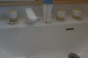 兵庫県三田市に洗面混合水栓故障対応でお伺いしました。