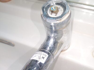 兵庫県神戸市西区に洗面台混合水栓故障対応でお伺いしました。