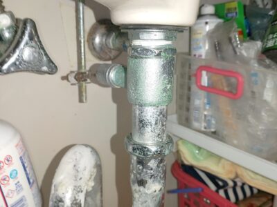 兵庫県姫路市に洗面排水トラップの交換作業でお伺いしました。