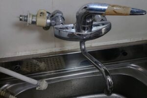 兵庫県淡路市へ台所蛇口水漏れでお伺い致しました。