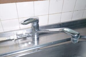 兵庫県加古川市に台所蛇口水漏れ調査でお伺いしました。