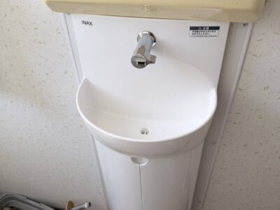 兵庫県西宮市仁川町へトイレの手洗い器交換で伺いました。