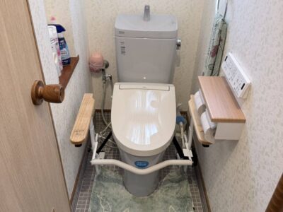 兵庫県神戸市西区桜ヶ丘へシャワートイレの交換作業でお伺いしました。