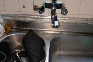 兵庫県川西市松が丘町へ台所蛇口の水漏れ修理でお伺いしました。