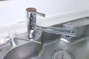 兵庫県神戸市長田区神楽町へ台所蛇口の水漏れ修理でお伺いしました。