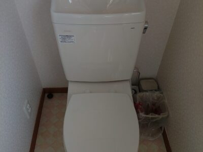 兵庫県南あわじ市八木寺内へトイレの交換作業でお伺いしました。