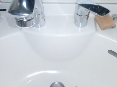 兵庫県西宮市二見町へ洗面蛇口の交換作業でお伺いしました。
