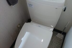 兵庫県神戸市兵庫区松本通へトイレの交換作業でお伺いしました。