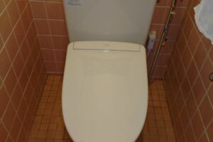 兵庫県明石市大久保へトイレの水漏れ修理でお伺い致しました。