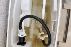 兵庫県加東市西垂水へトイレのパーツ修理でお伺いしました。