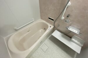 お風呂の生乾きの臭いの原因は？対策方法を解説