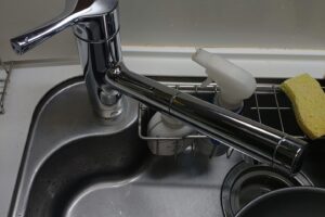 兵庫県明石市魚住町錦が丘へ台所蛇口の交換作業でお伺いしました。