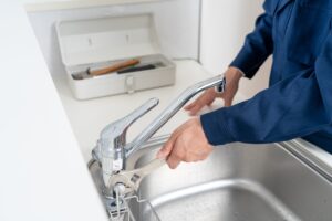 蛇口交換の費用相場は？安く抑えるコツを解説