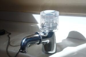 兵庫県赤穂市折方へ洗面蛇口の止水不良調査でお伺いしました。