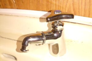 兵庫県朝来市生野町真弓へ洗面排水管の水漏れ調査でお伺いしました。